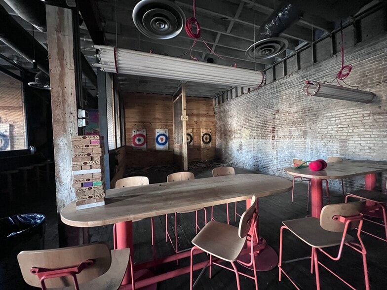 More Photos Of 372 S Main St, Memphis Storefront Retail Office For Sale