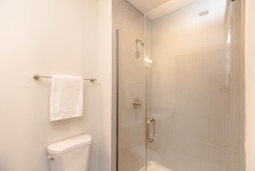 More Photos Of 1553 N Wells St, Chicago Apartments For Sale