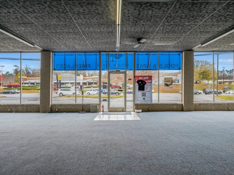 More Photos Of 1048 Patton Ave, Asheville Storefront For Lease