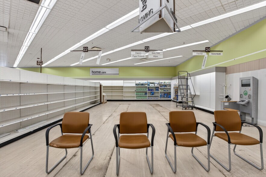 More Photos Of 5627-5699 Chestnut St, Philadelphia Drugstore For Lease
