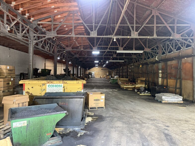 More Photos Of 105 Woodward Hill Rd, Edwardsville Warehouse For Sale
