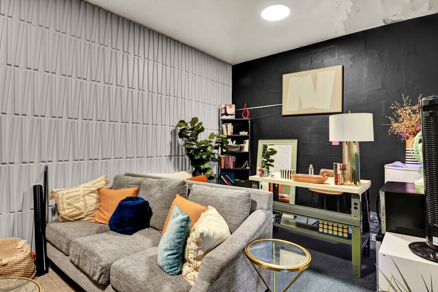 More Photos Of 920 N 6th St, Wilmington Religious Facility For Sale