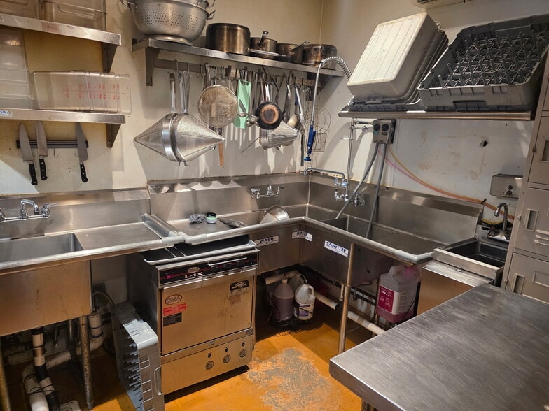 More Photos Of 334 E Ojai Ave, Ojai Restaurant For Sale