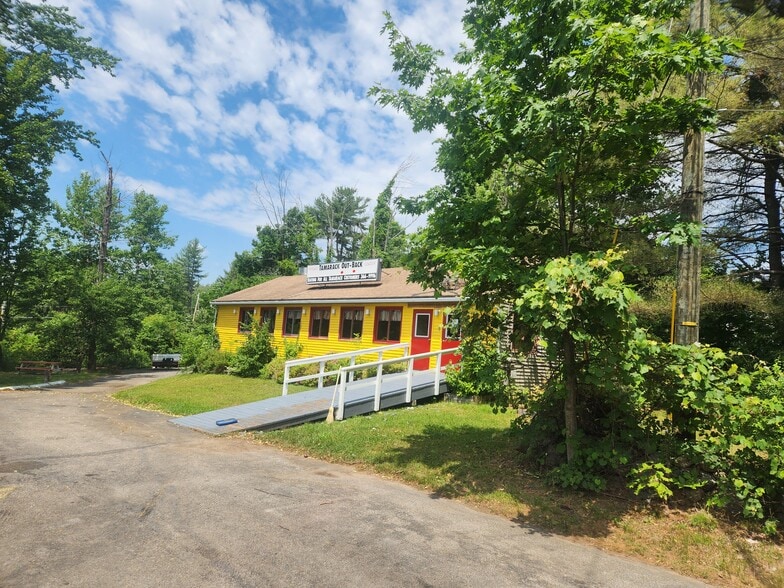 More Photos Of 691 Endicott St N, Laconia Restaurant For Sale