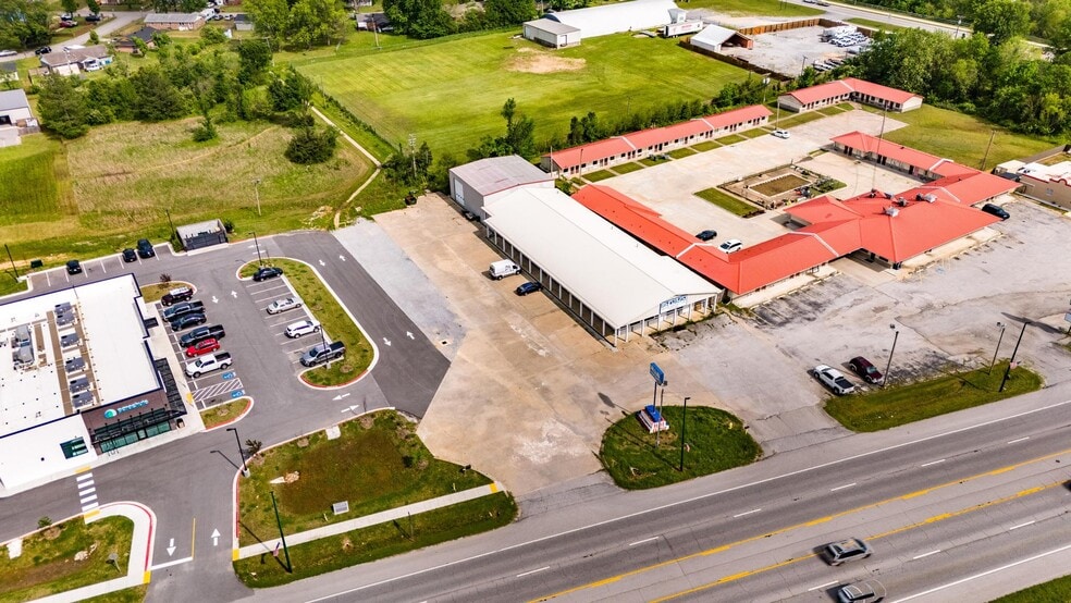 More Photos Of 1971 E US 412 Hwy, Siloam Springs General Retail For Sale