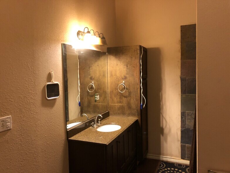 More Photos Of 3005 E Highway 190, Lampasas Auto Repair For Sale