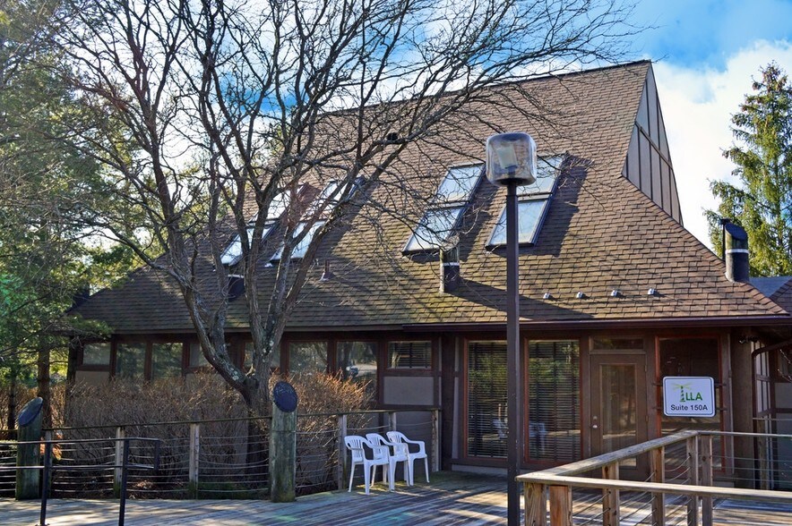 More Photos Of 150 N Miller Rd, Akron Loft Creative Space For Lease