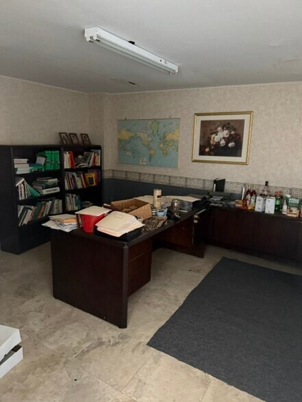 More Photos Of 1613 SE 15th Ter, Cape Coral Warehouse For Lease
