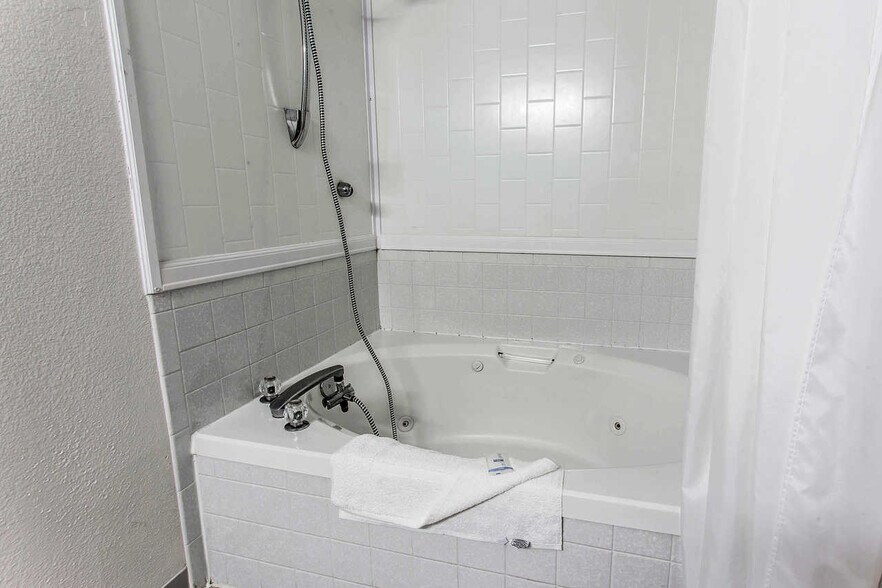 More Photos Of 3710 Meridian St, Bellingham Hospitality For Sale