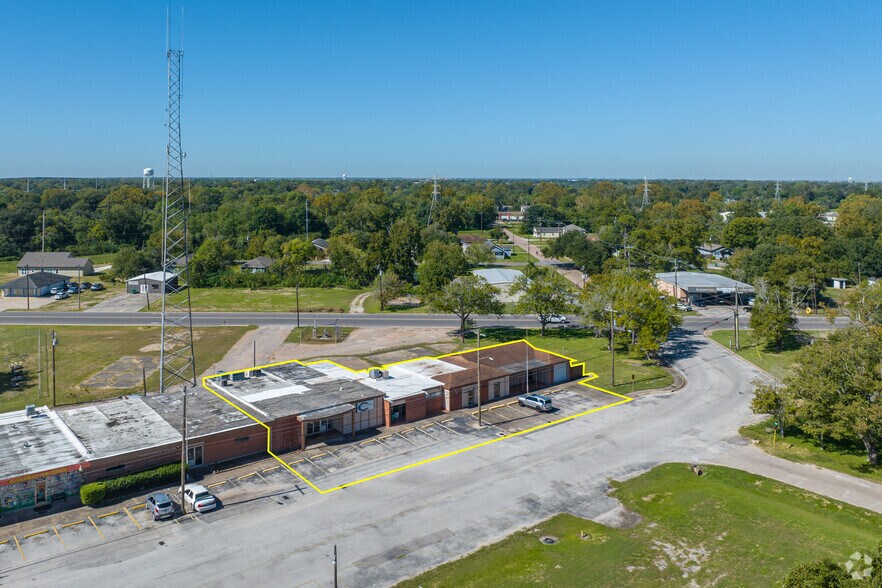 Primary Photo Of 322 Laurel St, La Marque Freestanding For Sale
