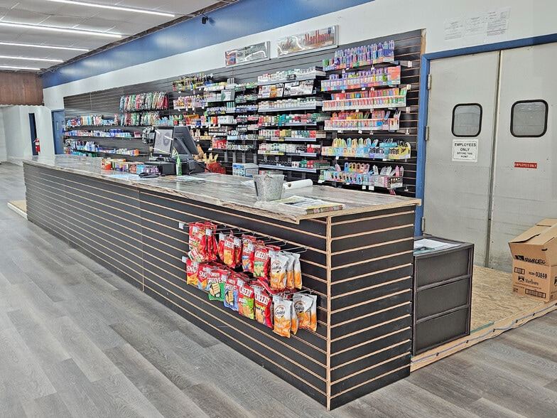 More Photos Of 110 Railroad St, Cambridge Springs Freestanding For Sale