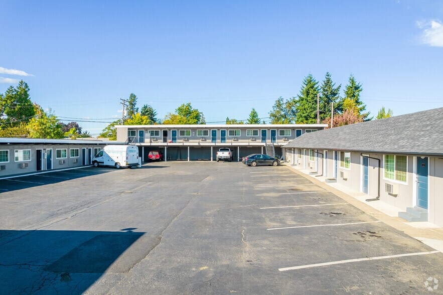 More Photos Of 1152 Main St, Springfield Hotel For Sale