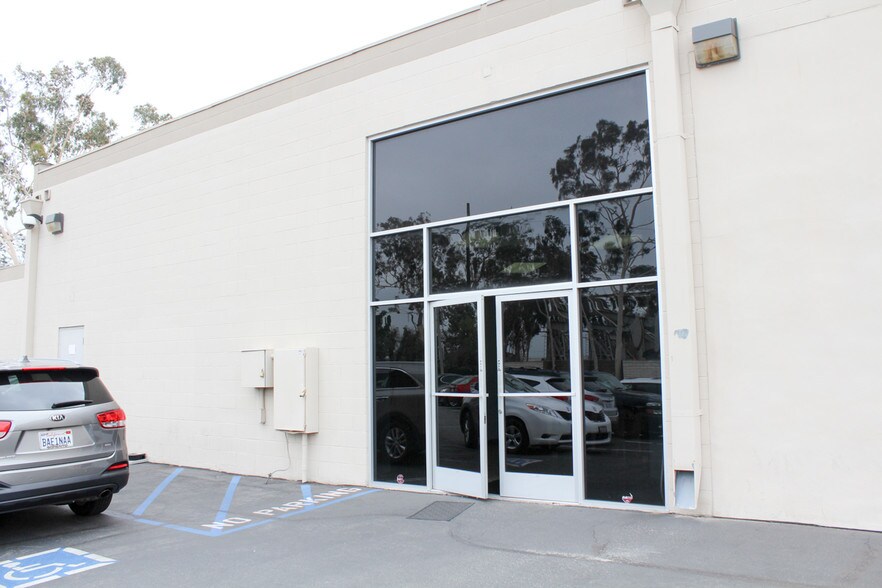 More Photos Of 1100 E Willow St, Signal Hill Industrial For Sale