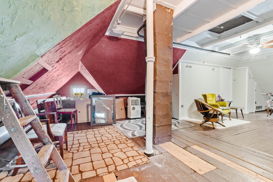 More Photos Of 15522 Madison Ave, Lakewood General Retail For Sale