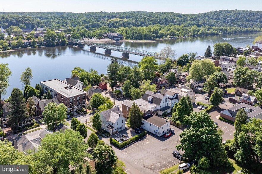 More Photos Of 41 N Main St, New Hope Restaurant For Sale