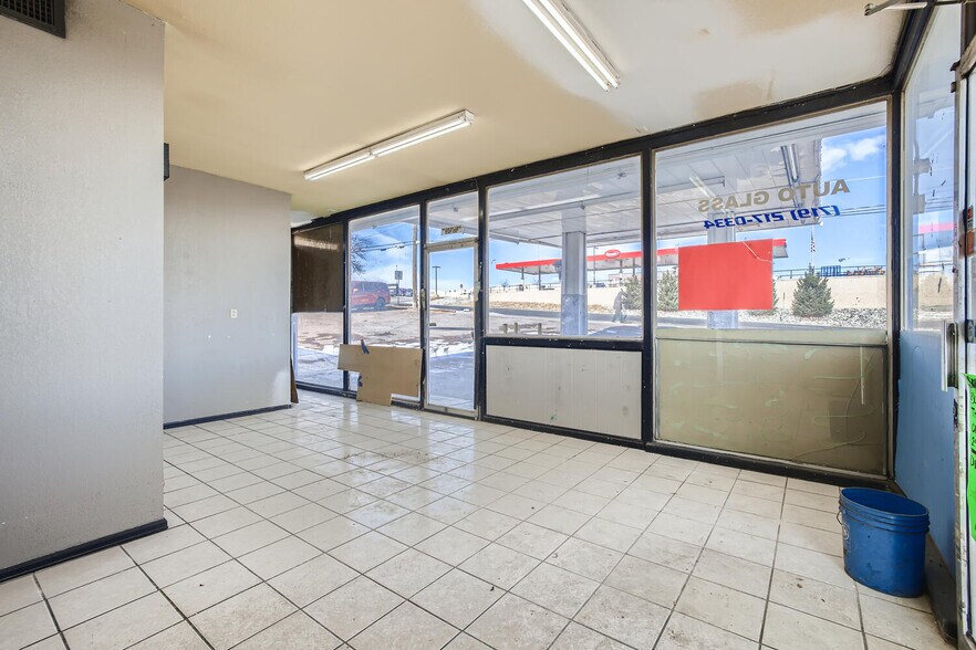 More Photos Of 404 S Circle Dr, Colorado Springs Auto Repair For Sale