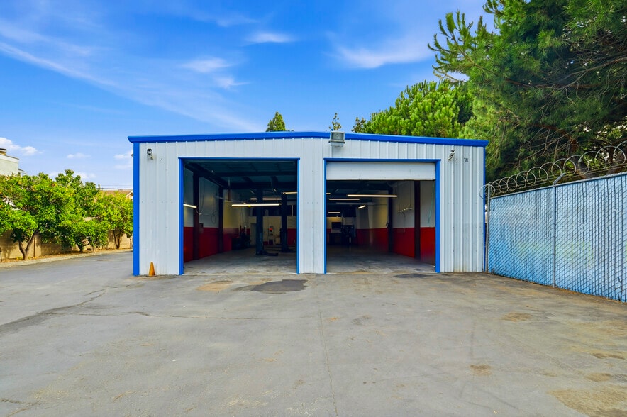 More Photos Of 593 Industrial Pky, Hayward Warehouse For Sale