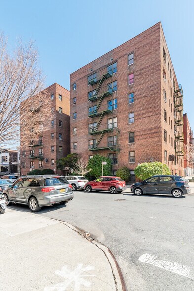 More Photos Of 2830 Briggs Ave, Bronx Apartments For Sale