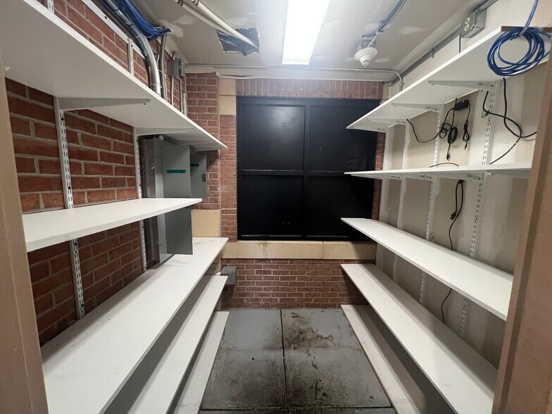 More Photos Of 215 Don Knotts Blvd, Morgantown Office For Lease