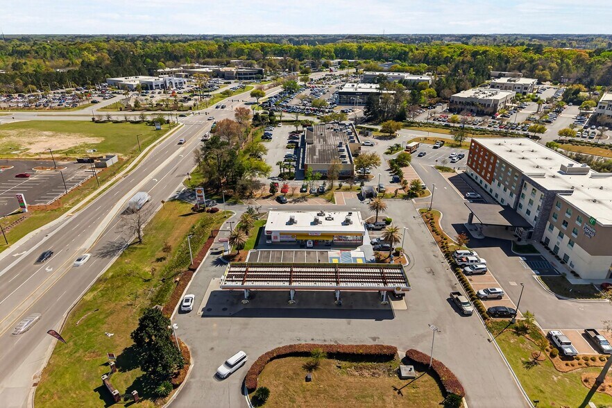 More Photos Of 4 Park Of Commerce Way, Savannah Convenience Store For Sale