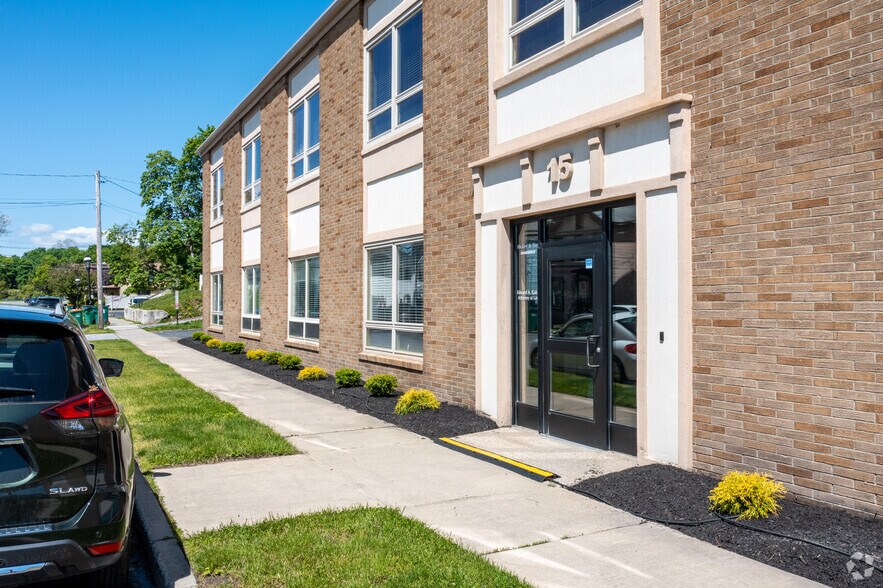 More Photos Of 15 Davis Ave, Poughkeepsie Medical For Lease