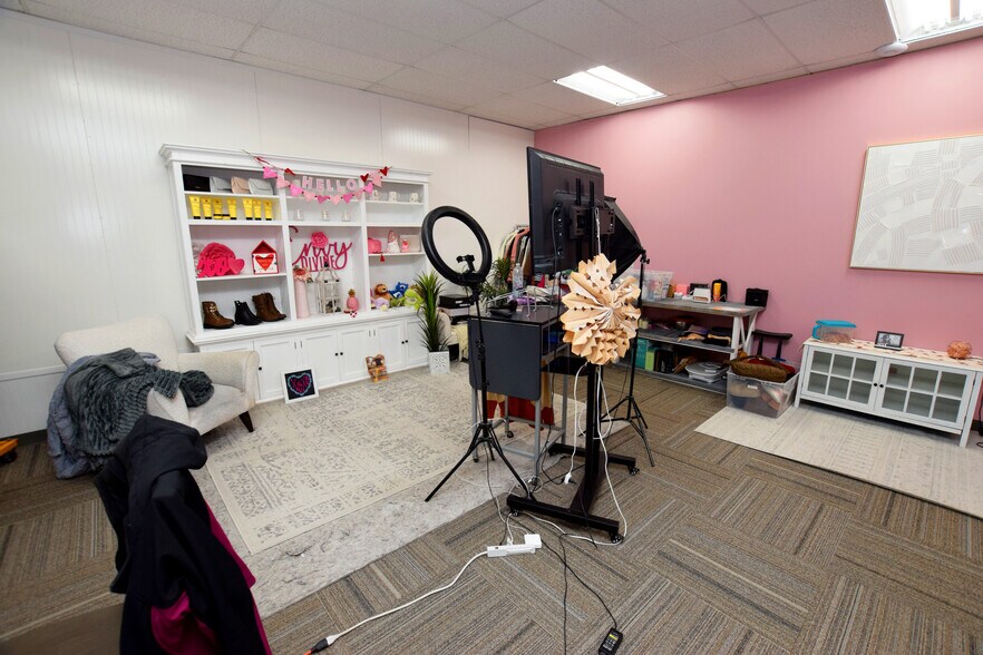 More Photos Of 5488 Richfield Rd, Flint Warehouse For Sale