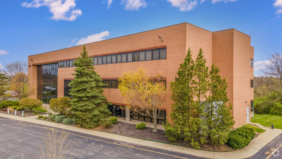 Primary Photo Of 2734 Chancellor Dr, Crestview Hills Office For Lease