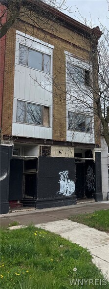 More Photos Of 326 Niagara St, Niagara Falls Office Residential For Sale