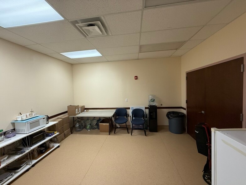 More Photos Of 294-298 State St, Hackensack Medical For Sale