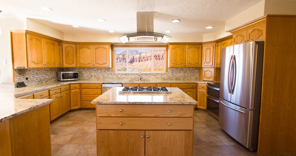 More Photos Of 397 N Wendy St, Torrey Specialty For Sale