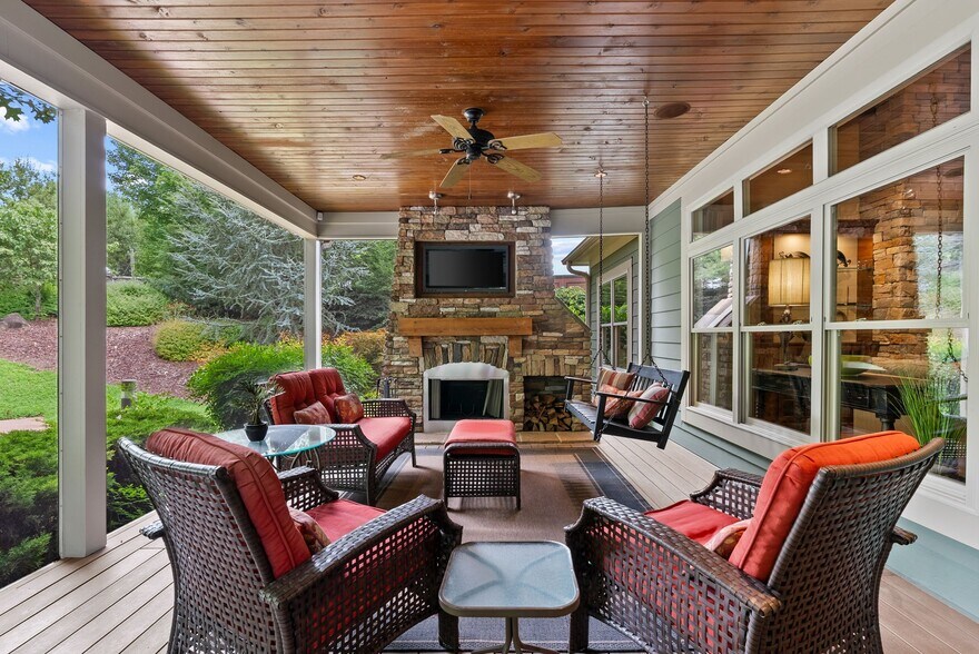 More Photos Of 798 Dogwood Rd, Asheville Office For Sale