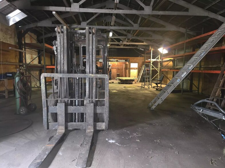 More Photos Of 3777 Vermont St, Gary Industrial For Sale
