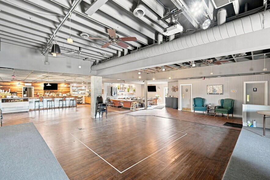 More Photos Of 1090 Rochester Rd, Troy Restaurant For Sale
