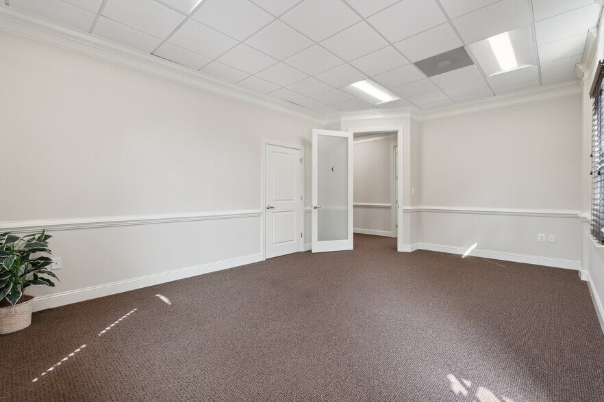 More Photos Of 1680 E Gude Dr, Rockville Office Residential For Lease