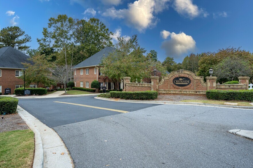 More Photos Of 295 W Crossville Rd, Roswell Office For Lease