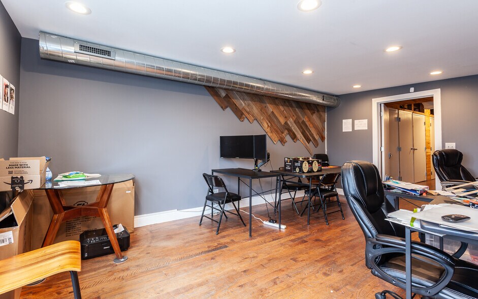 More Photos Of 2425 W 14th St, Chicago Loft Creative Space For Lease