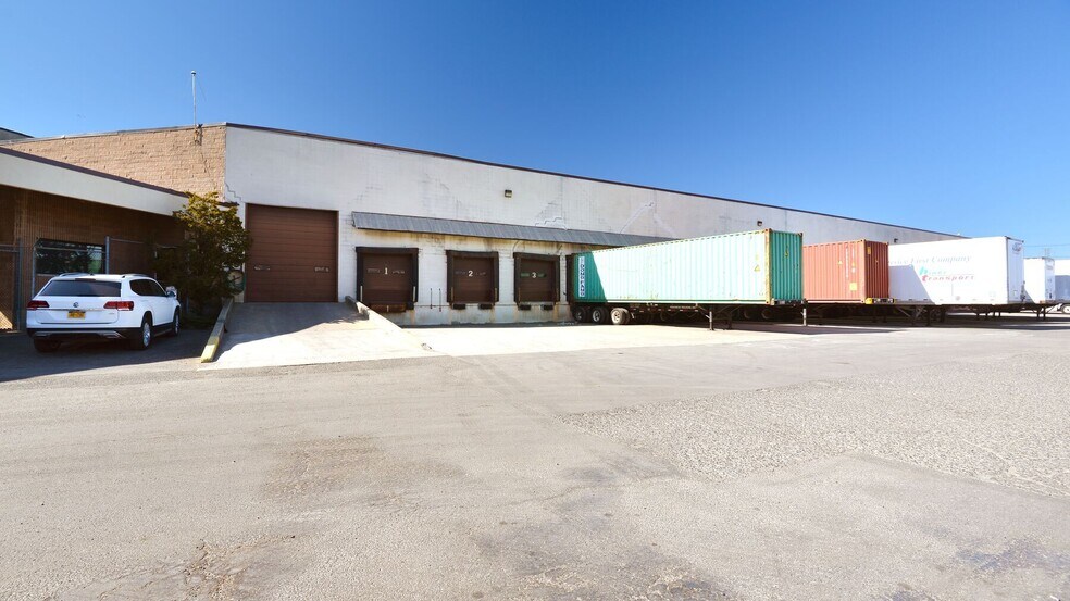 More Photos Of 2200 Secaucus Rd, North Bergen Warehouse For Lease