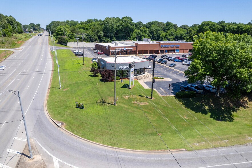 More Photos Of 2606 Cloverdale Rd, Florence Freestanding For Sale