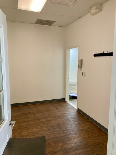 More Photos Of 5312 Elm St, Houston Office For Lease