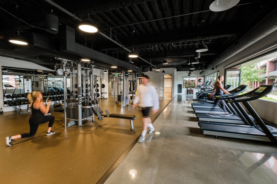 More Photos Of 13520 Evening Creek Dr N, San Diego Office For Sale