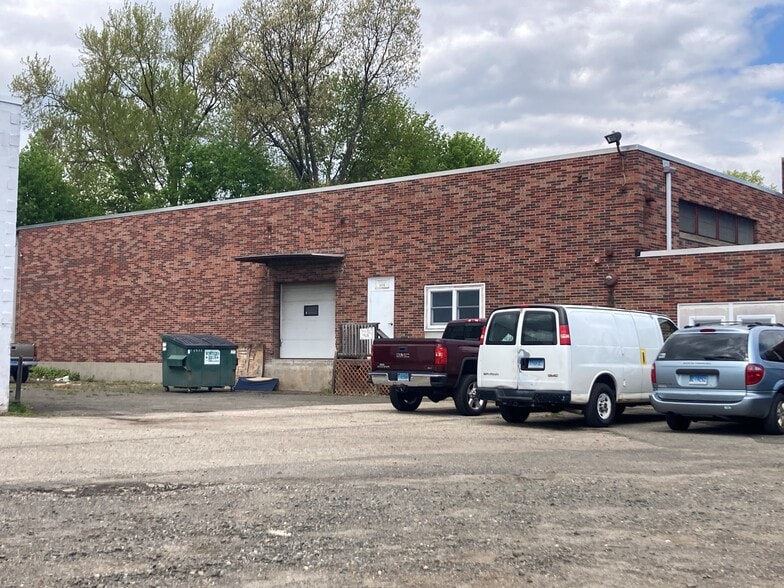 More Photos Of 755 1st Ave, West Haven Warehouse For Lease