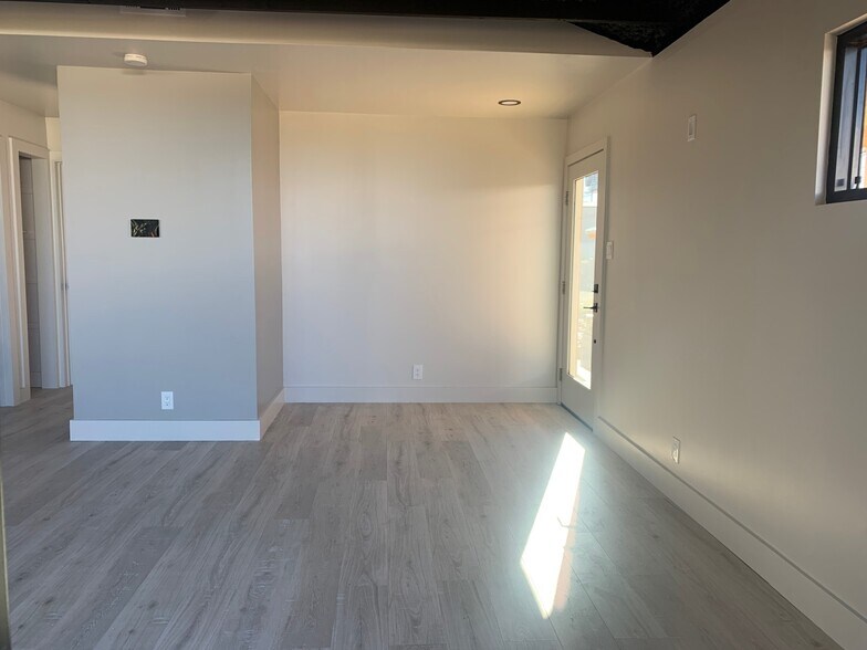 More Photos Of 22214 State Highway 71 W, Spicewood Storefront Retail Office For Lease