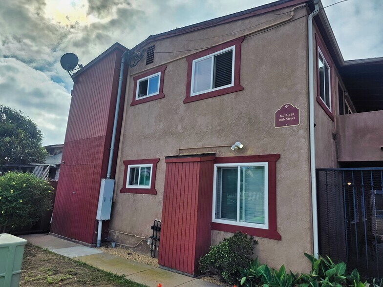 More Photos Of 165 20th St, San Diego Apartments For Sale