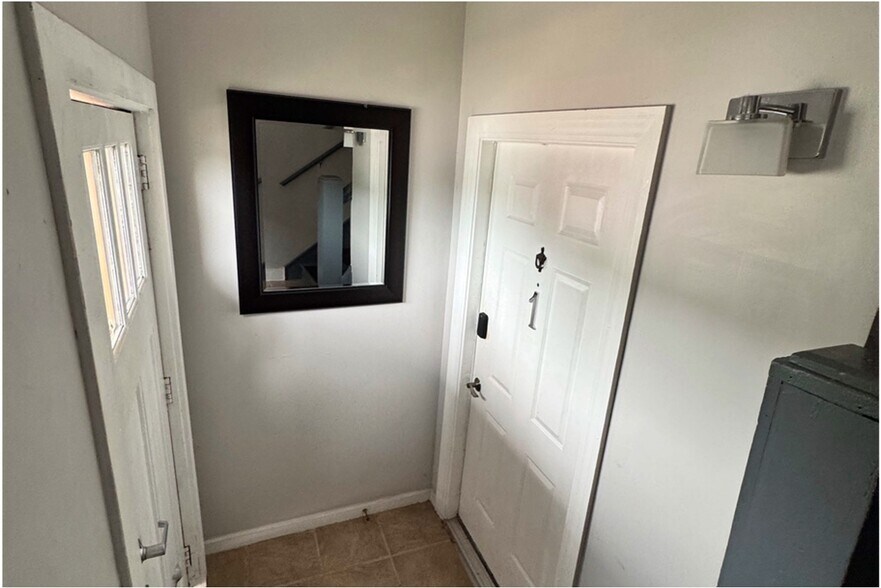 More Photos Of 588 NE Parkway Dr, Atlanta Apartments For Sale