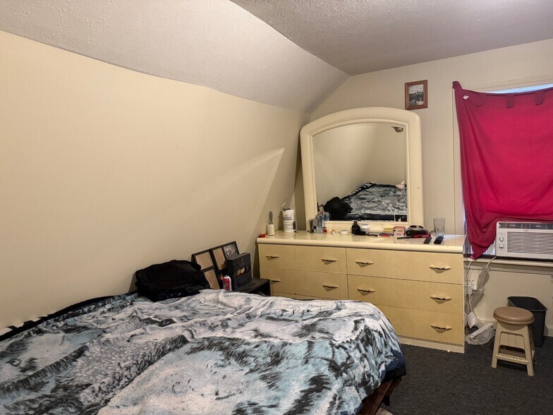 More Photos Of 2616-2626 Lindsay ave, Louisville Multifamily For Sale