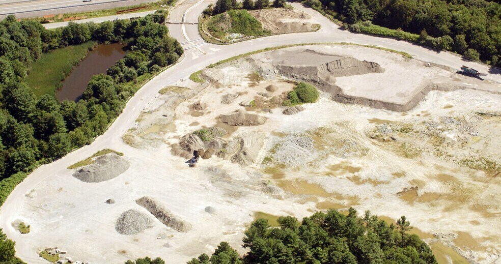 More Photos Of 1 Silver City Dr, Taunton Unknown For Lease