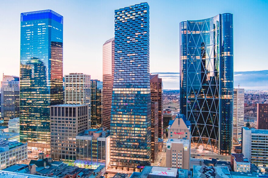 More Photos Of 685 Centre St SW, Calgary Office For Lease