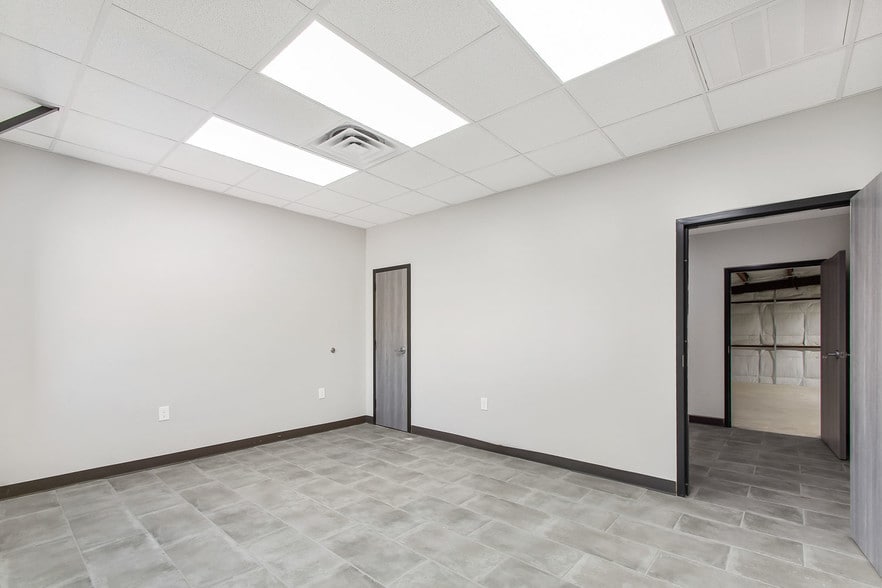 More Photos Of 4018 Ocee St, Houston Manufacturing For Lease