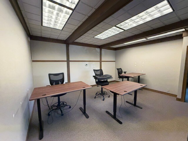 More Photos Of 18340 Minnetonka Blvd, Deephaven Office For Lease