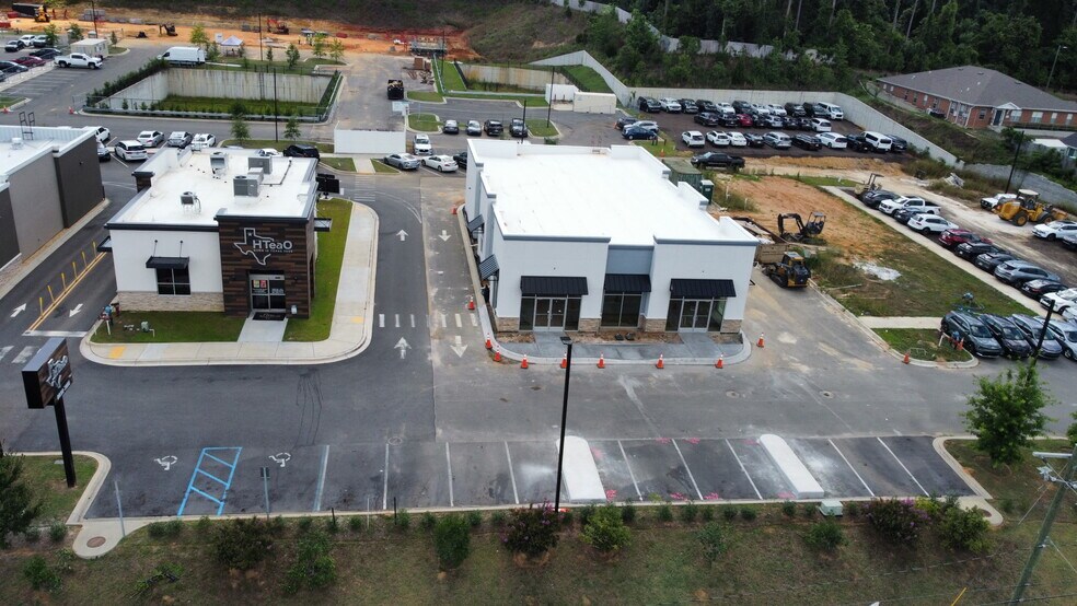 More Photos Of 2320 Capital Cir NE, Tallahassee General Retail For Lease